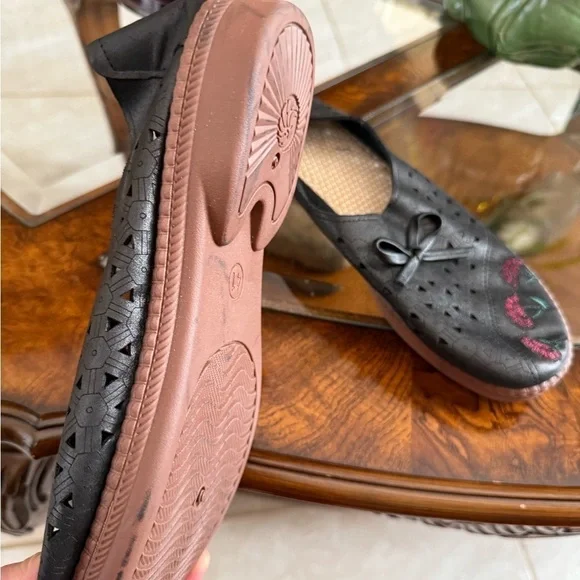 Sports Embroidered Shoes Size 41 - Picture 4 of 6